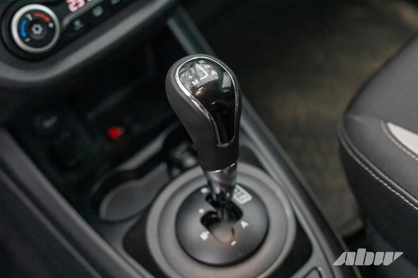 «Мы приехали «просто посмотреть»: история покупки почти новой Lada Vesta SW Cross