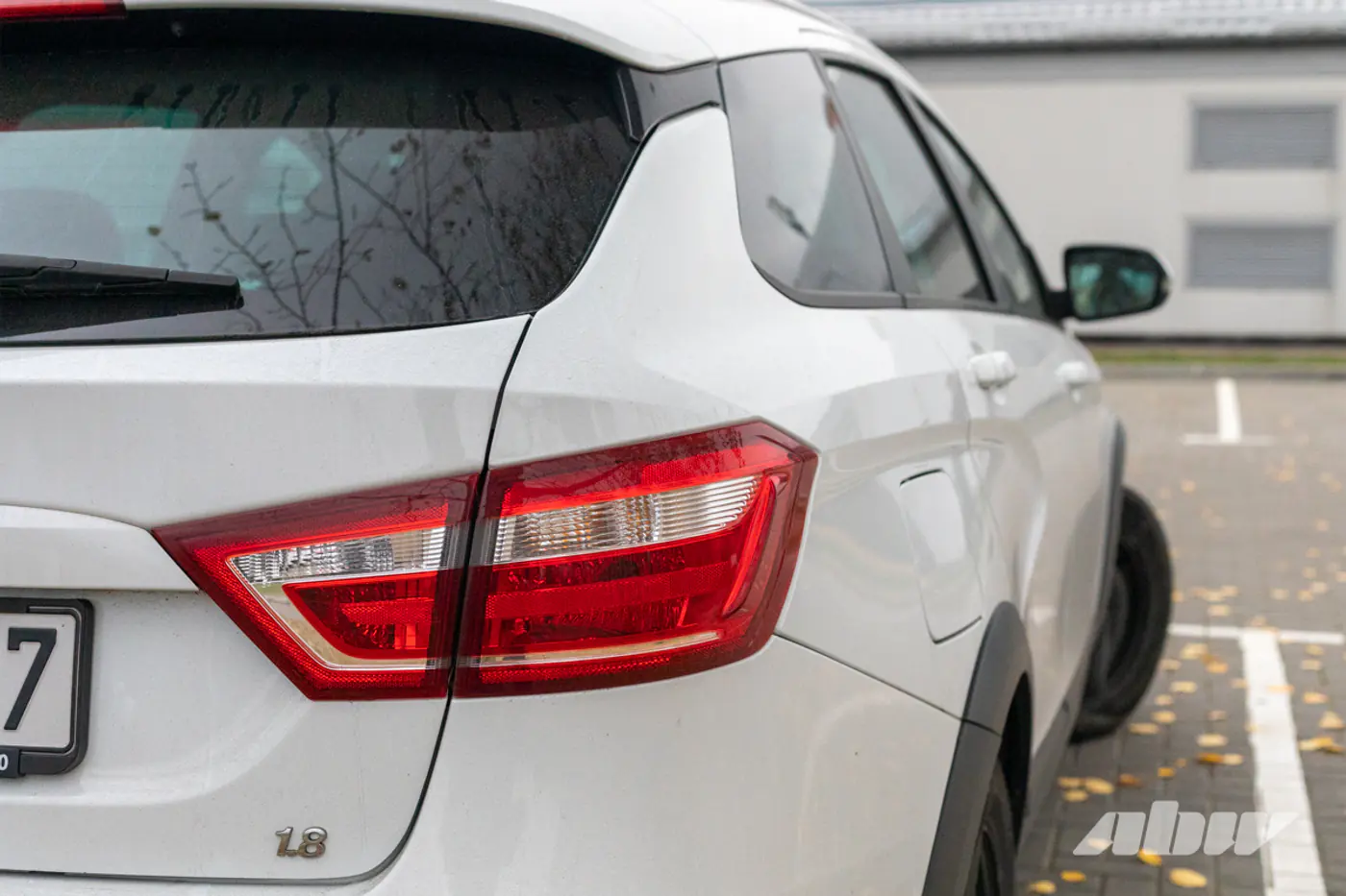 «Мы приехали «просто посмотреть»: история покупки почти новой Lada Vesta SW Cross
