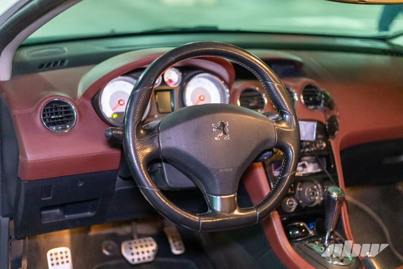 «Замена цепи потянула на 3100 рублей»: о чем говорят владельцы Peugeot?