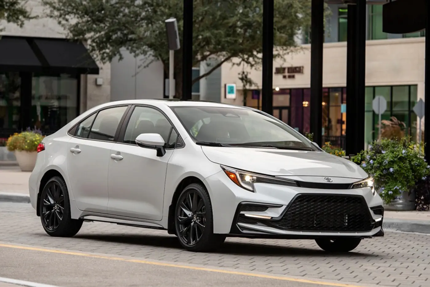 В Россию привезли Toyota Corolla – она похожа на спорткар