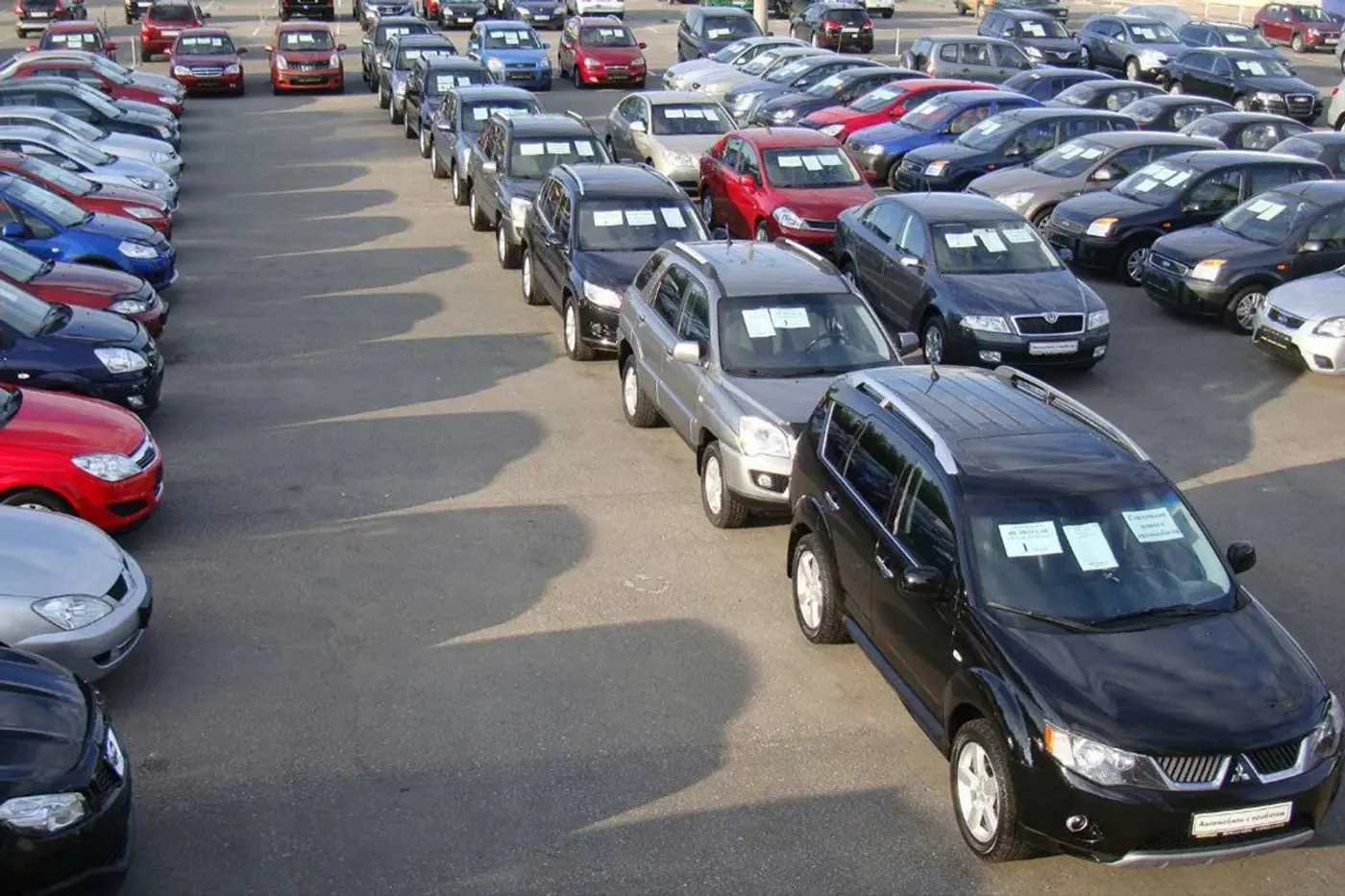 Россияне стали чаще покупать подержанные авто – в лидерах Lada Granta