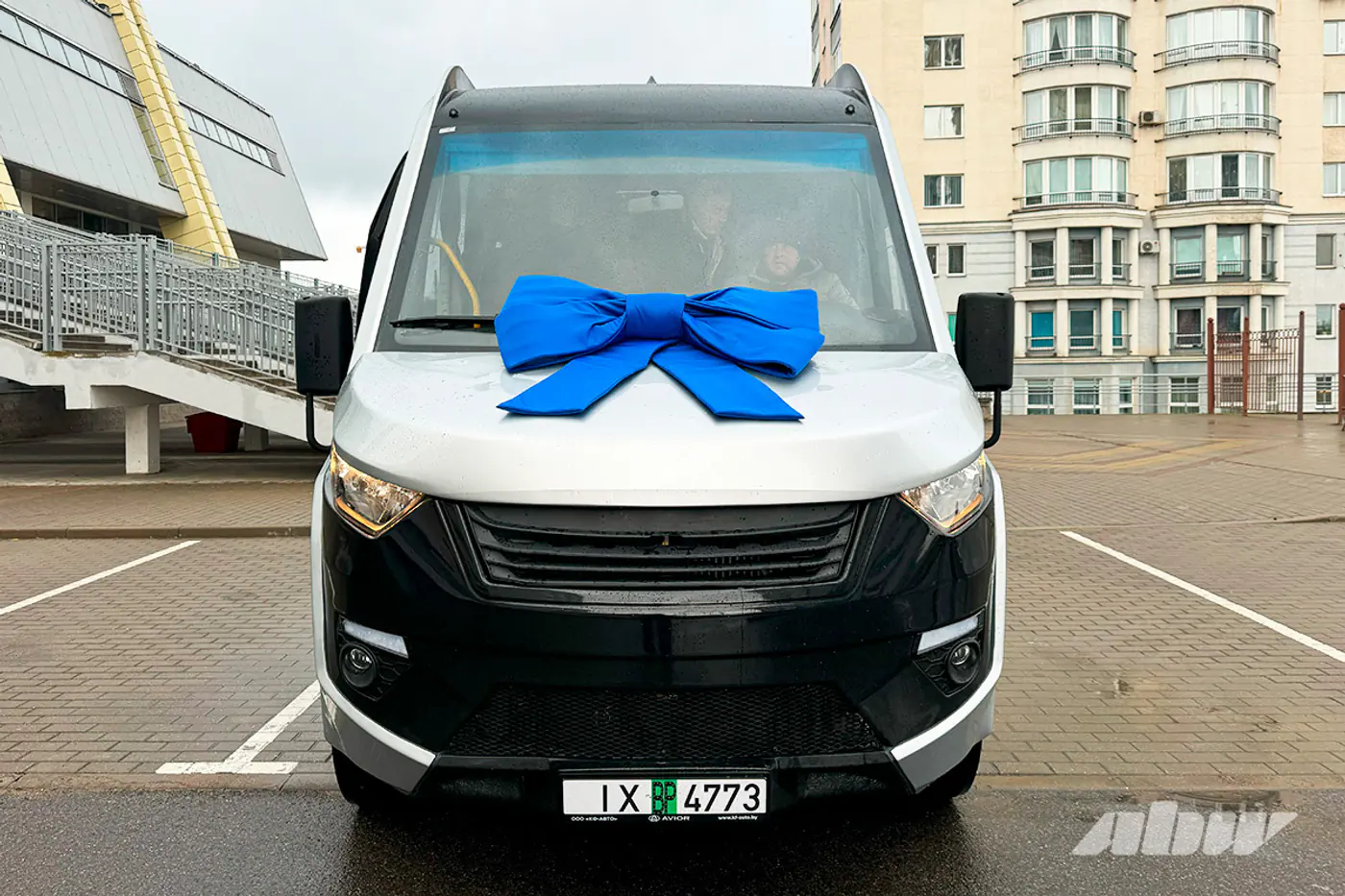 Будущим олимпийцам вручили белорусский автобус AVIOR