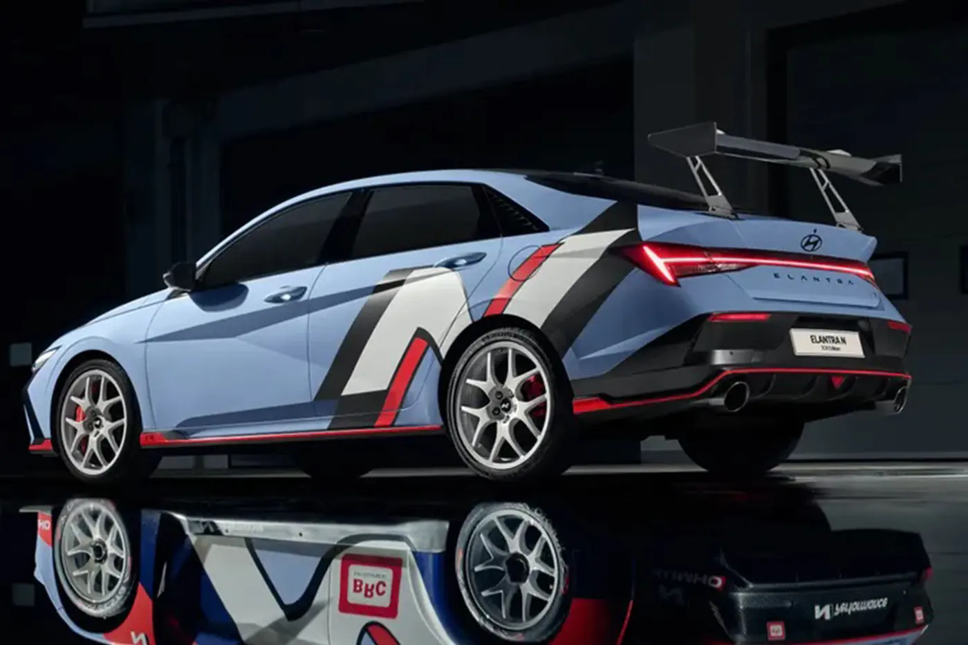 Для любителей автоспорта: Hyundai выпускает спецверсию Elantra N