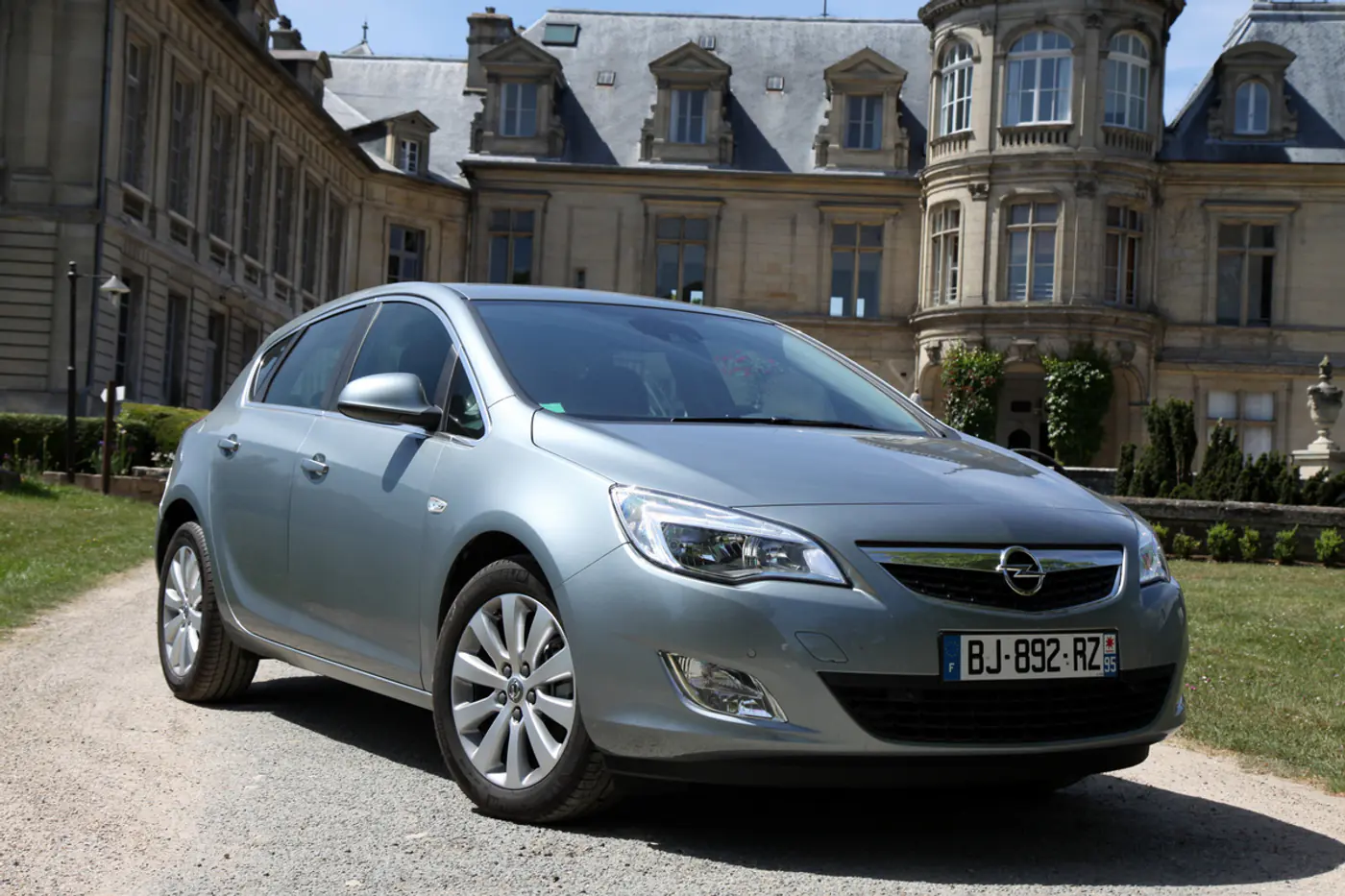 Где болит: изучаем основные проблемы Opel Astra J