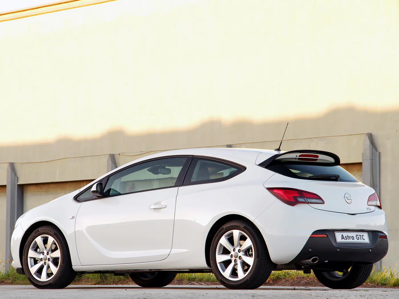 Где болит: изучаем основные проблемы Opel Astra J