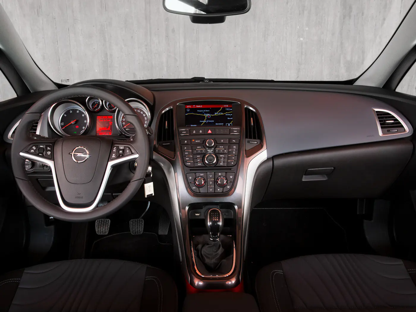 Где болит: изучаем основные проблемы Opel Astra J