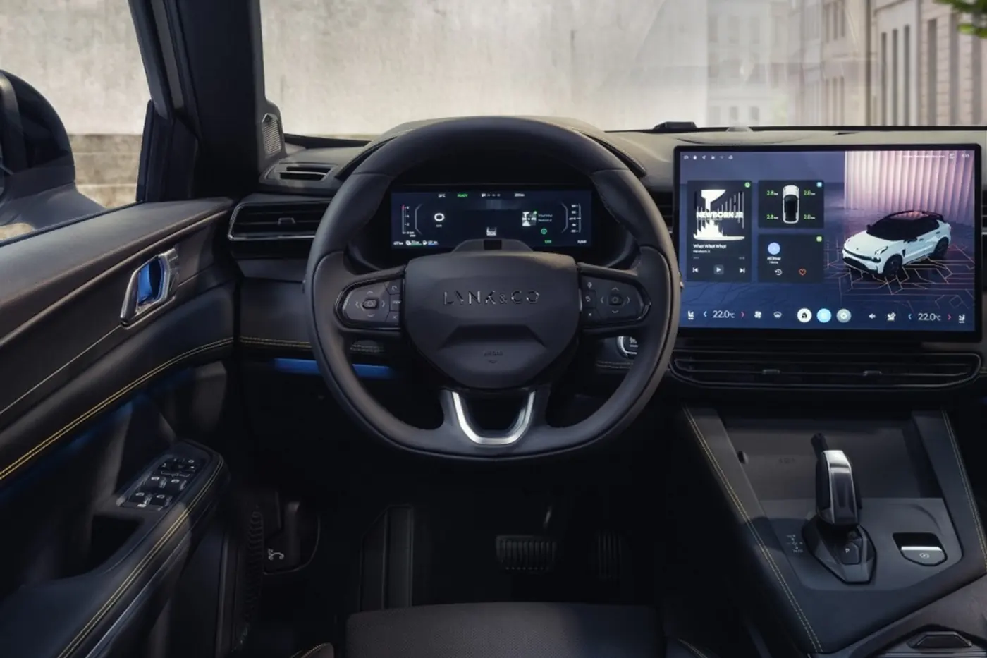 Lynk & Co назвала стоимость обновленного кроссовера 01 в Европе