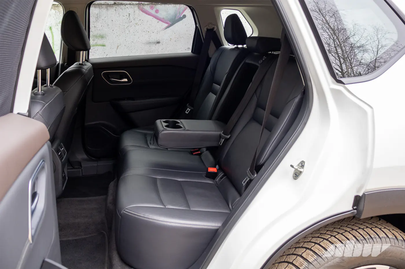 Консерватизм в современном прочтении: тест-драйв Nissan X-Trail E-Power