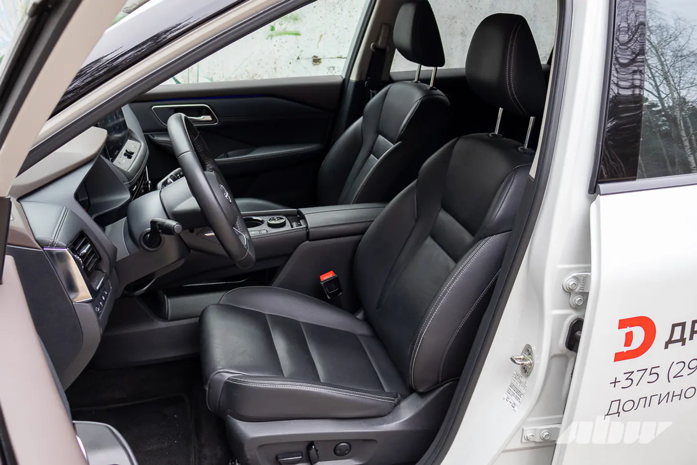 Консерватизм в современном прочтении: тест-драйв Nissan X-Trail E-Power