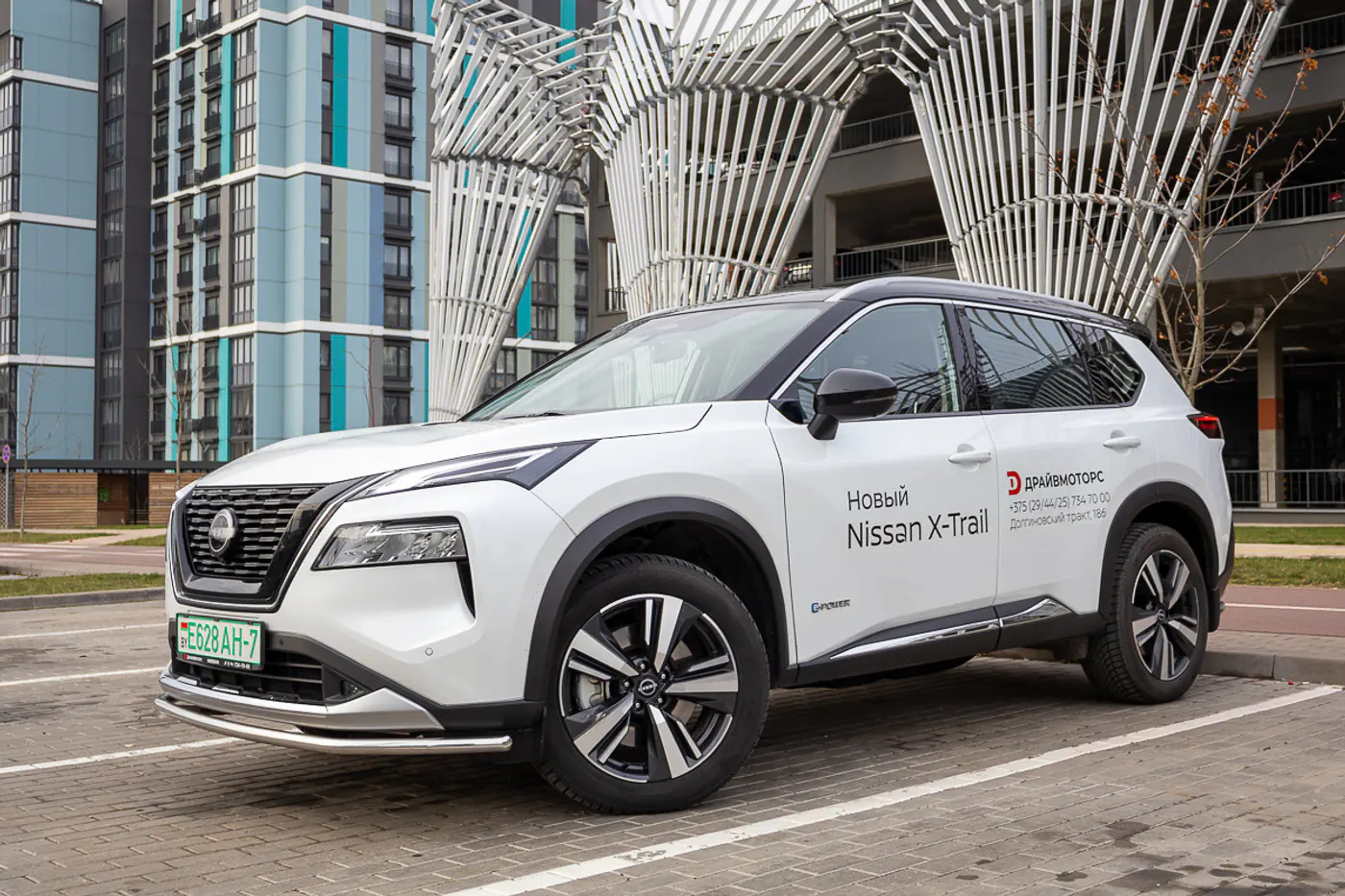 Консерватизм в современном прочтении: тест-драйв Nissan X-Trail E-Power