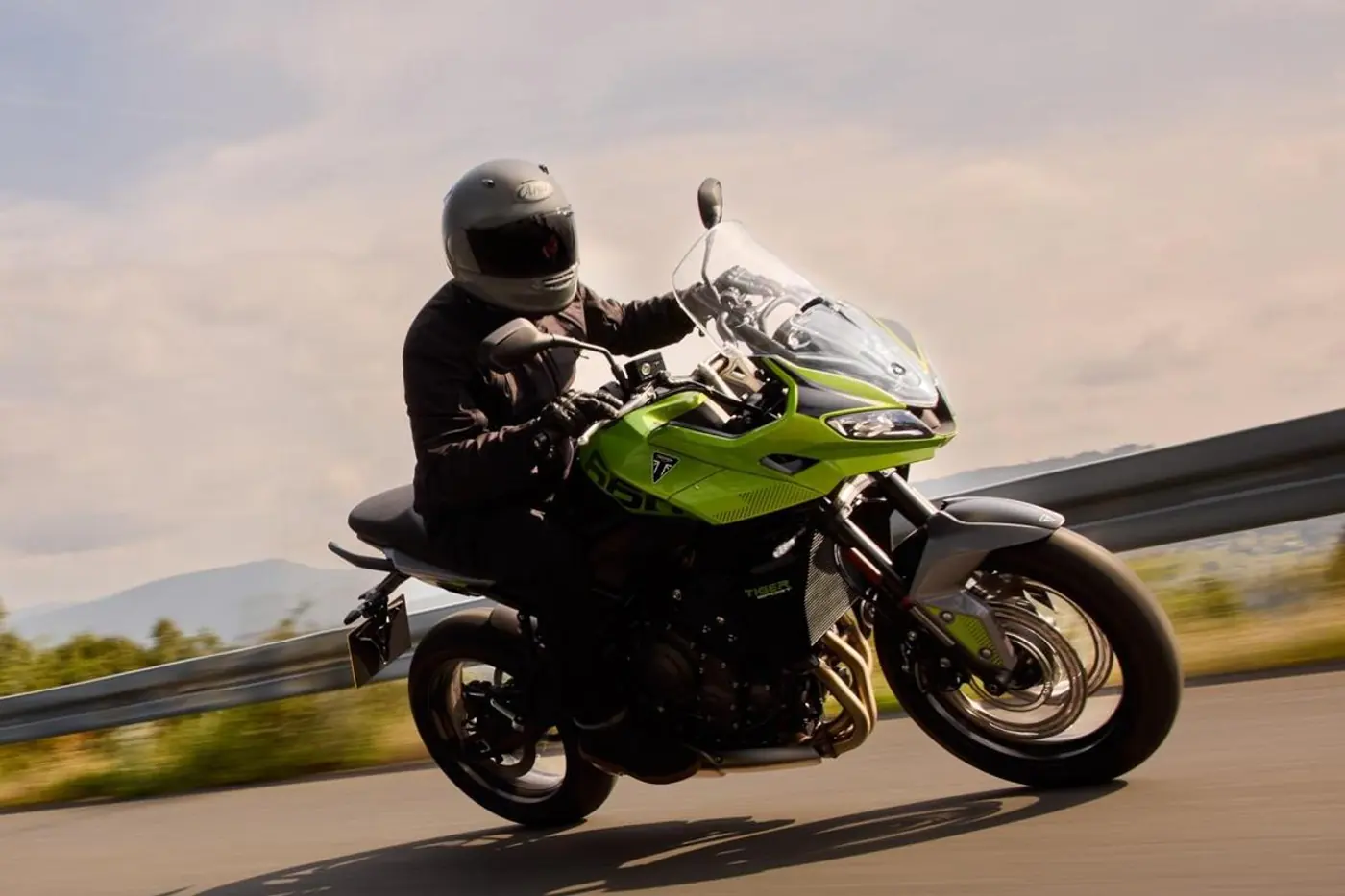 Больше комфорта благодаря технологиям: Triumph обновила Tiger660