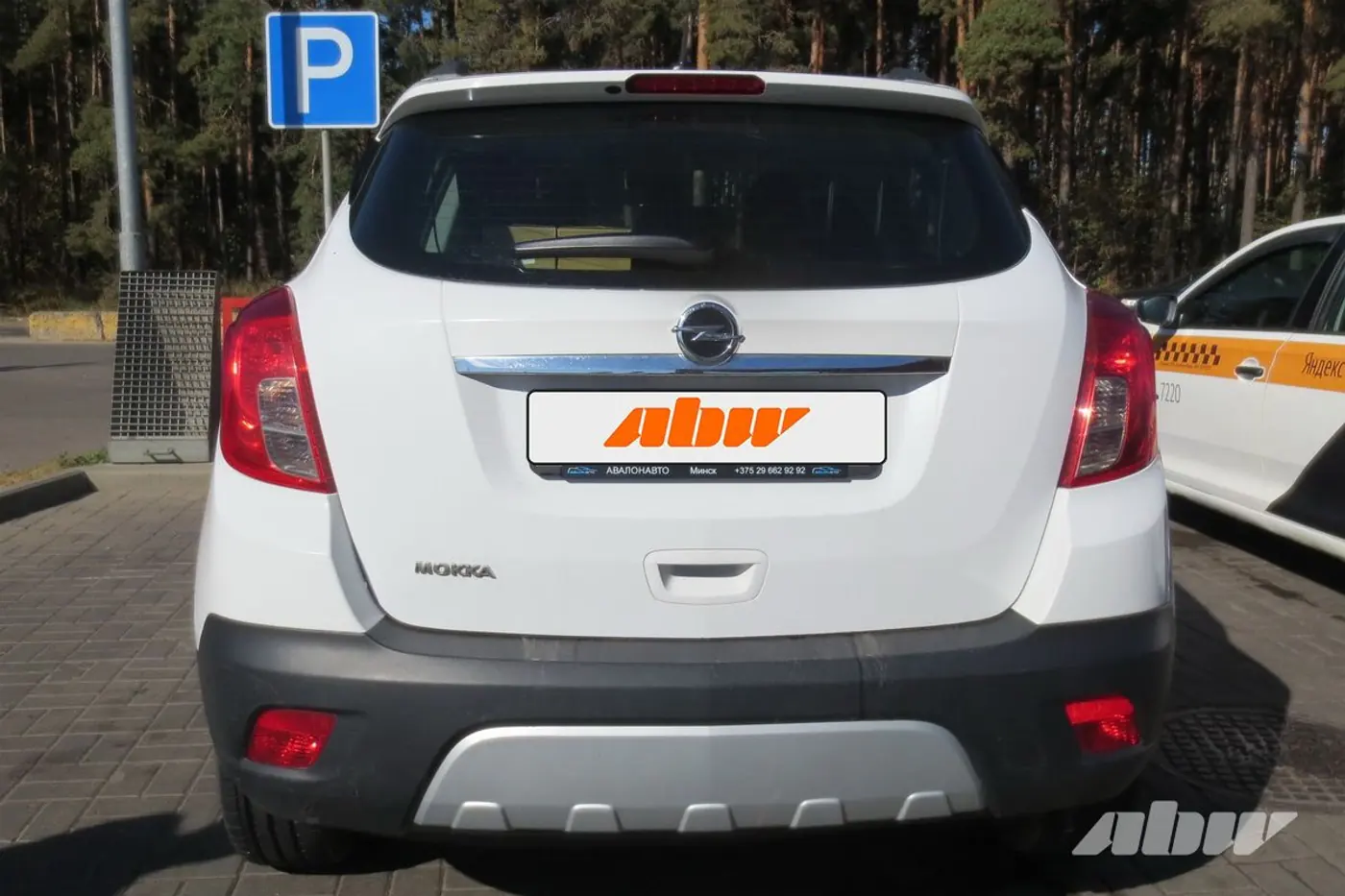Opel_Mokka_сзади