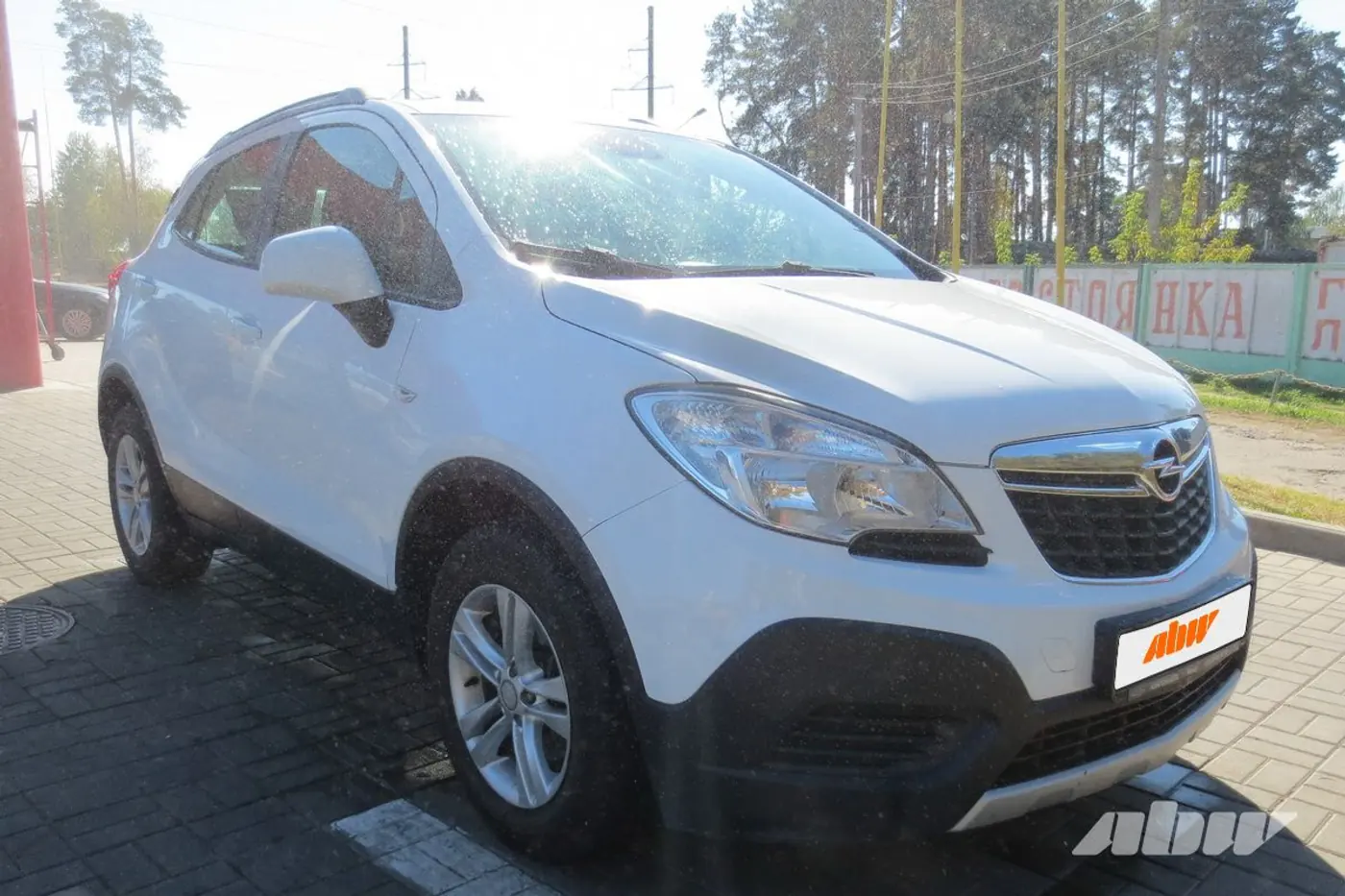 Opel_Mokka_спереди_справа