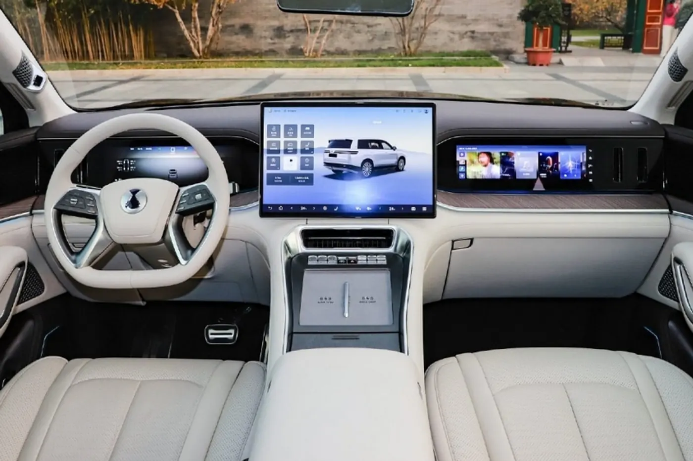 BYD раскрыла детали интерьера флагманского кроссовера Denza N9