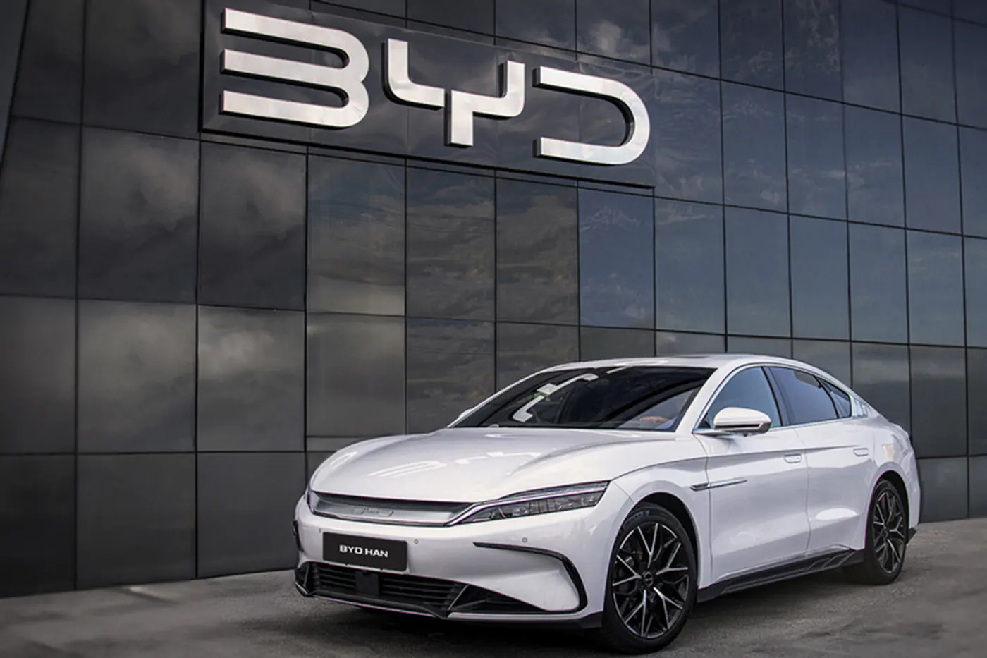 Масштабы поражают: продажи BYD в 2024 году приближаются к 4 миллионам