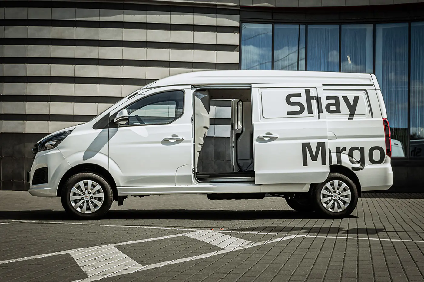 Грузовой фургон Shineray M7 еще никогда не был таким доступным: дилеры существенно снизили цену