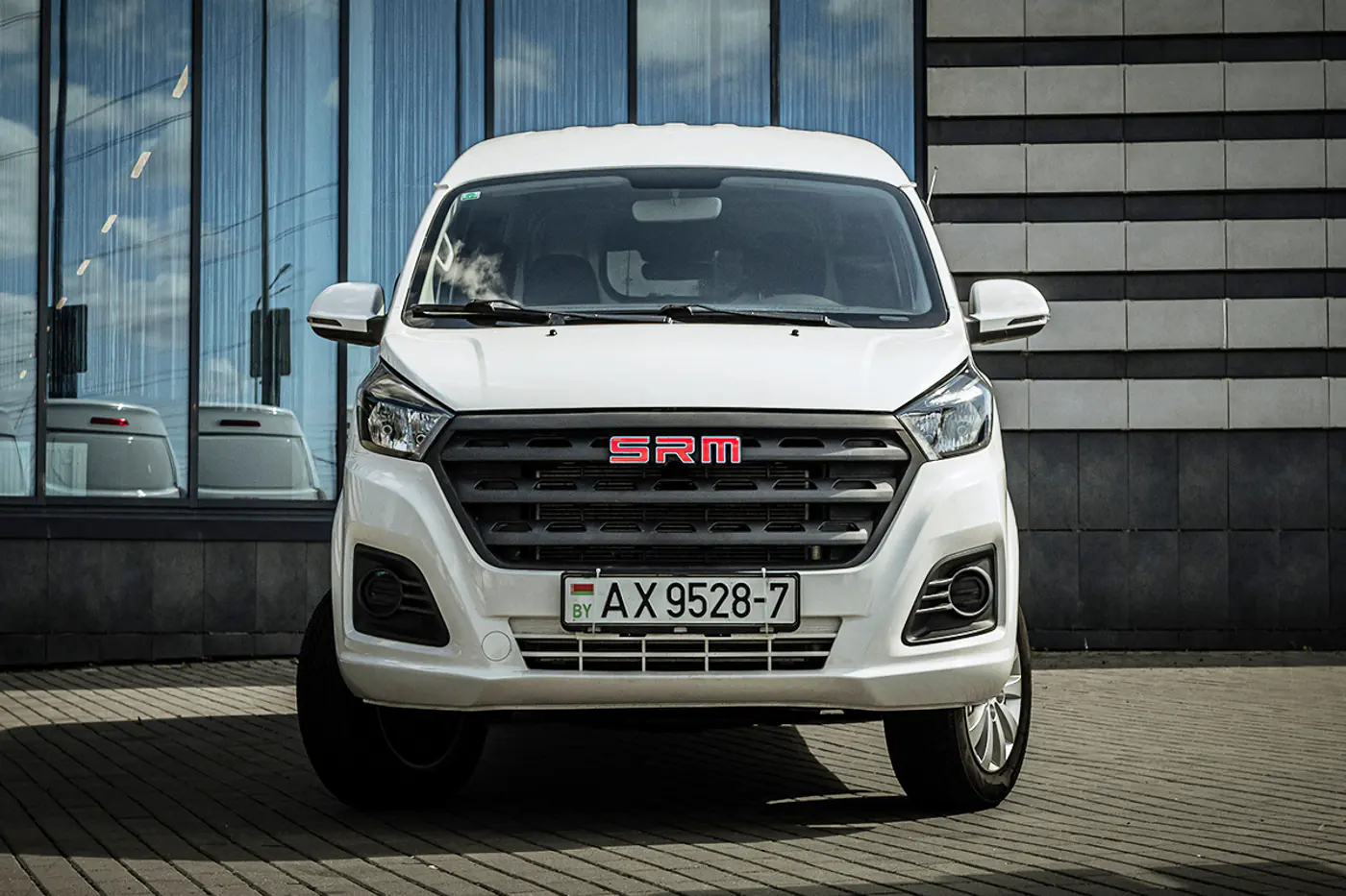 Грузовой фургон Shineray M7 еще никогда не был таким доступным: дилеры существенно снизили цену