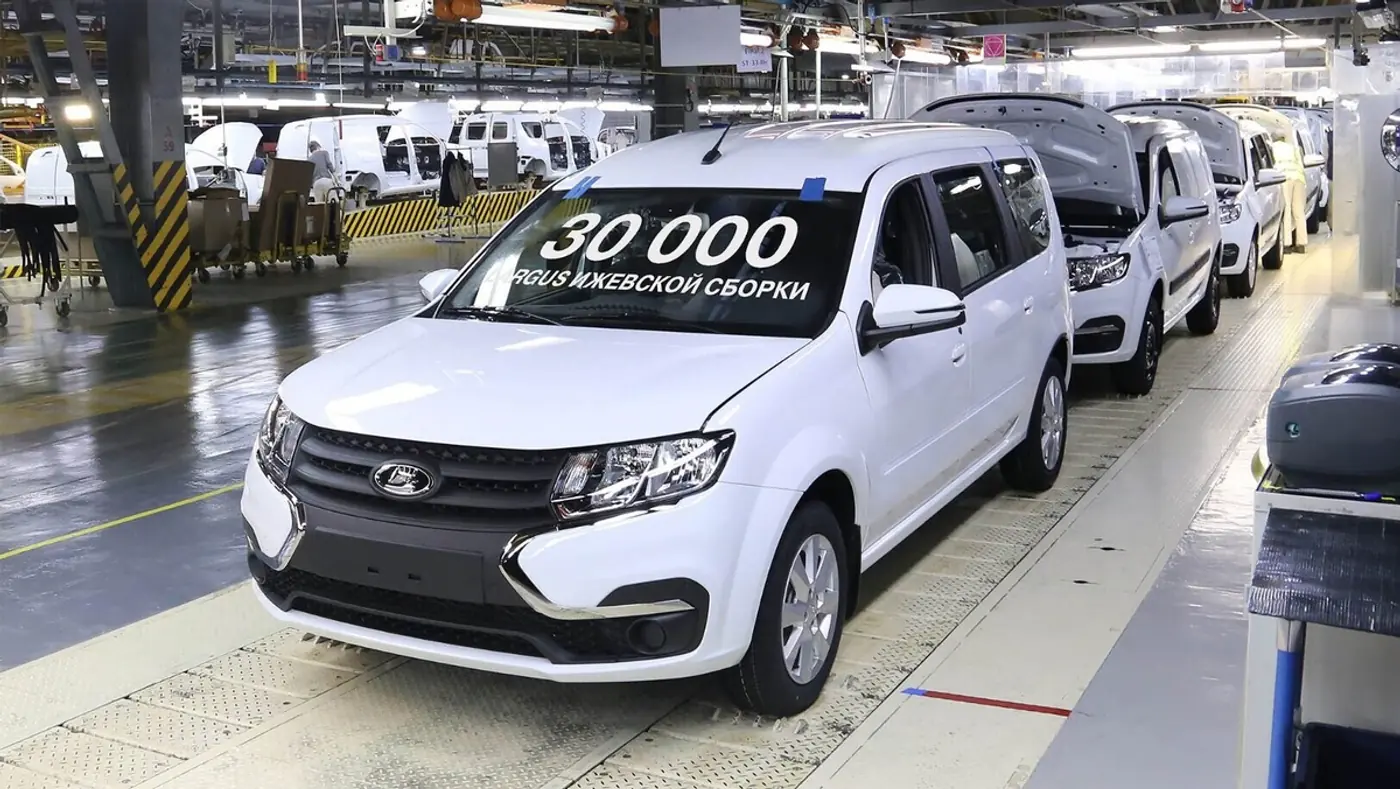 Lada Largus стала бестселлером: ее продажи выросли в 35 раз