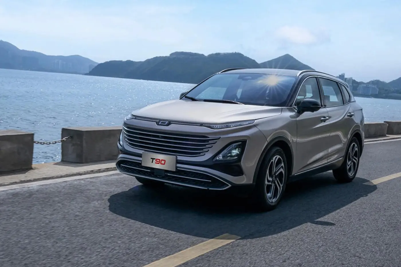 Конкурент Geely Atlas: в России стартуют продажи кроссовера Bestune T90