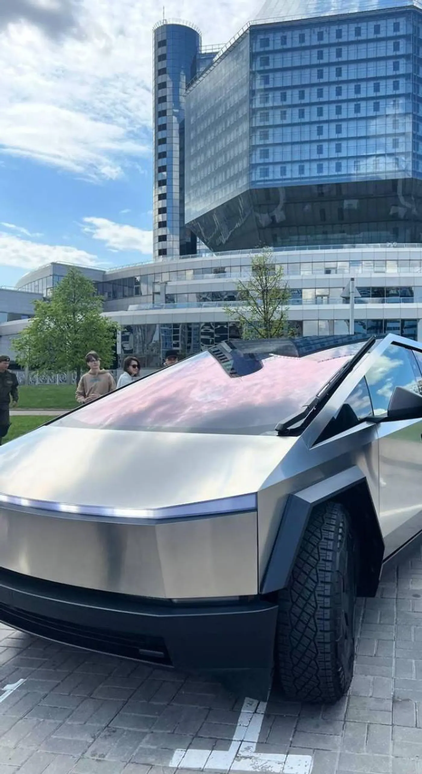 Сколько Tesla Cybertruck в России: статистика ввоза и продаж
