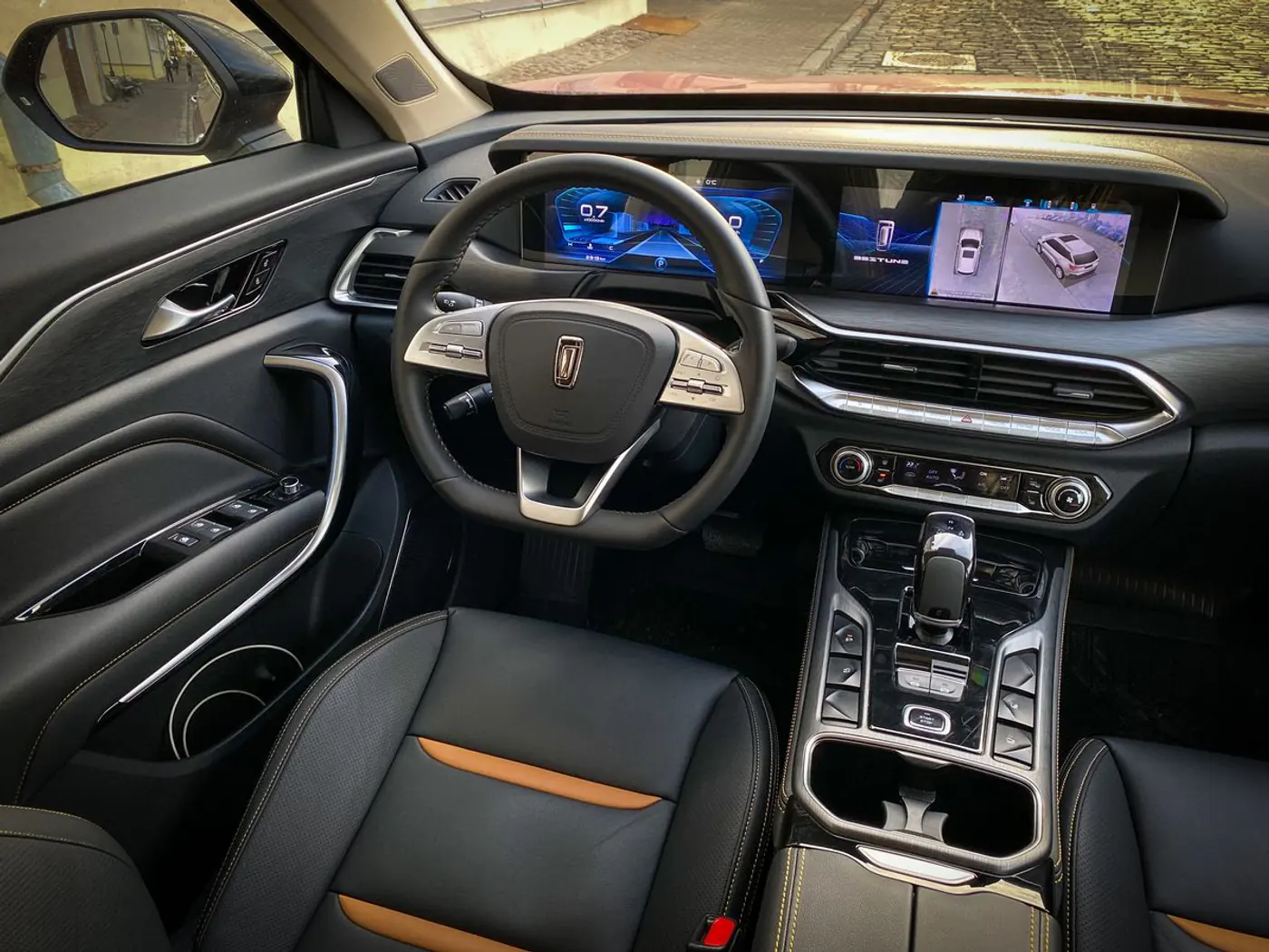Как грамотно выбрать китайский автомобиль – смотрим на примере FAW Bestune T77