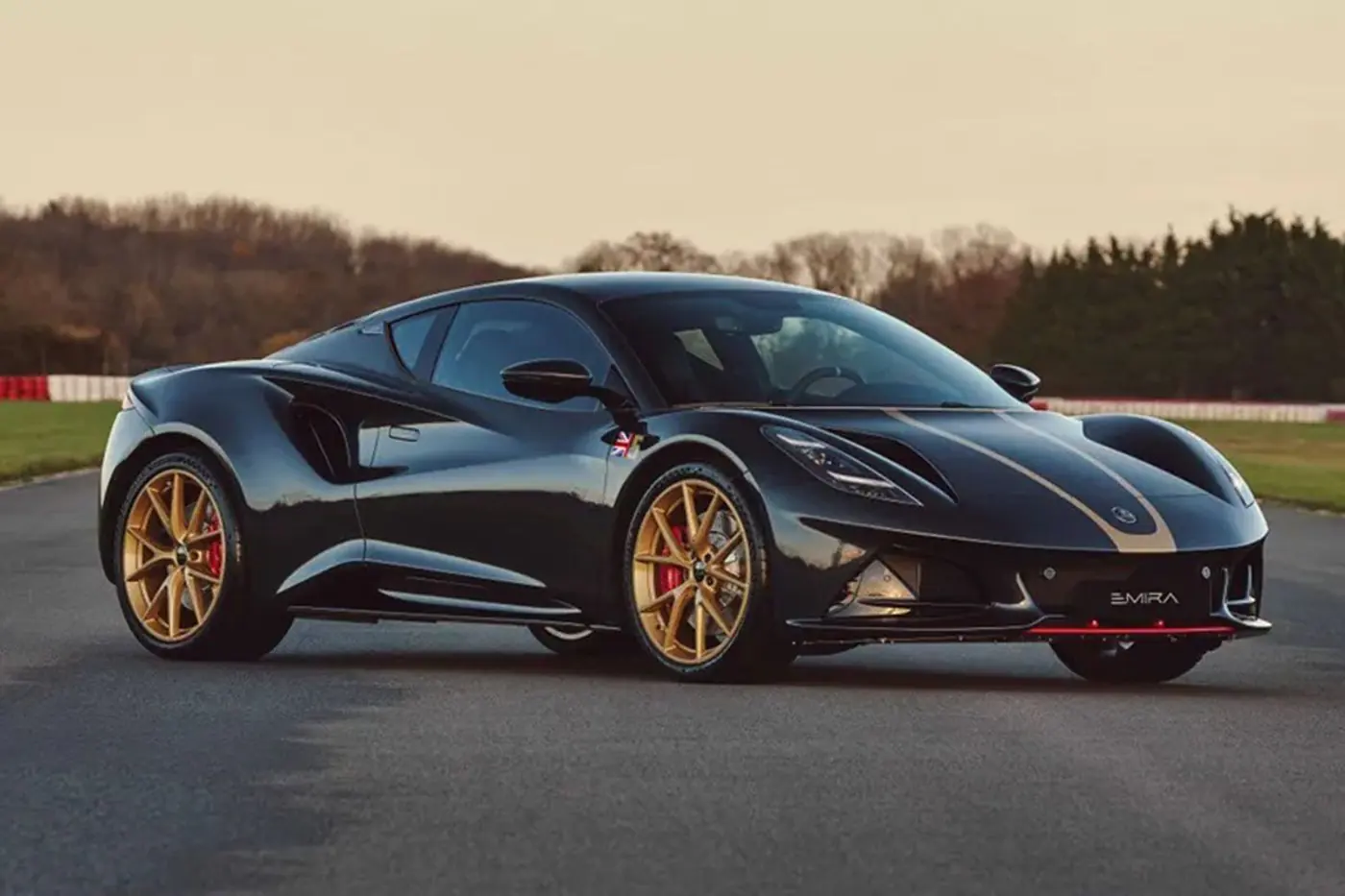 Поклонникам «Формулы-1» понравится: Lotus выпустила пять спецверсий Emira