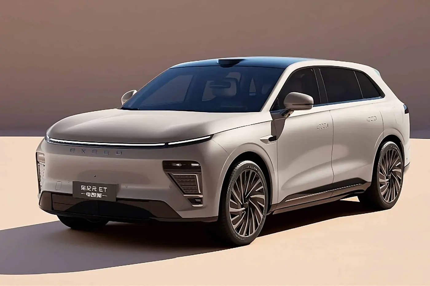 Chery Exeed представил новый внедорожник-гибрид с запасом хода в 1500 км