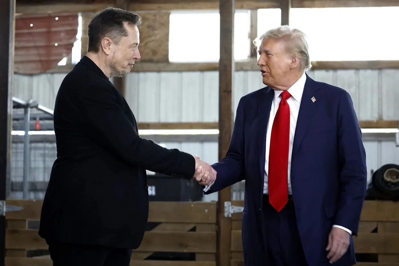 Маску понравится: Трамп может отменить фиксацию ДТП с автопилотом