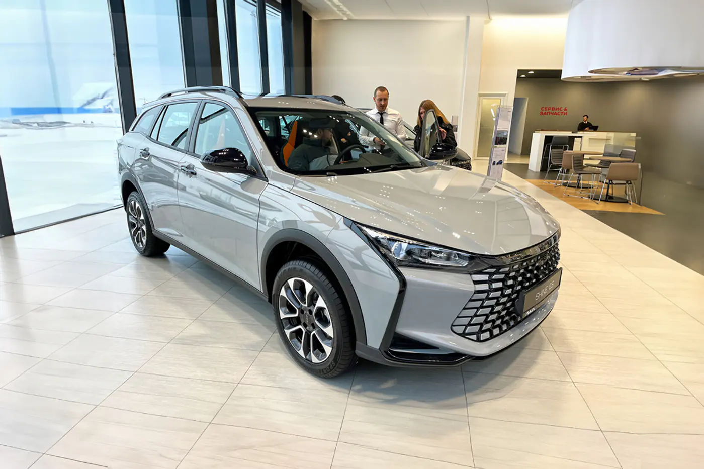 Белорусы массово сметают кроссовер Dongfeng Shine GS! Причины – большая распродажа и авто в наличии