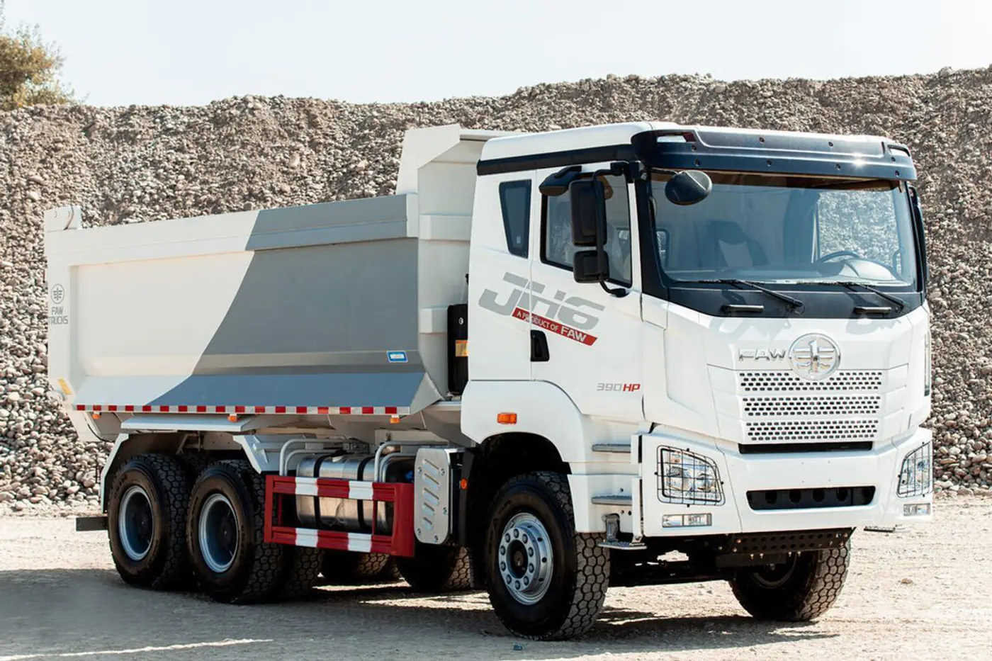 Линейка грузовой техники FAW TRUCKS уже в Беларуси