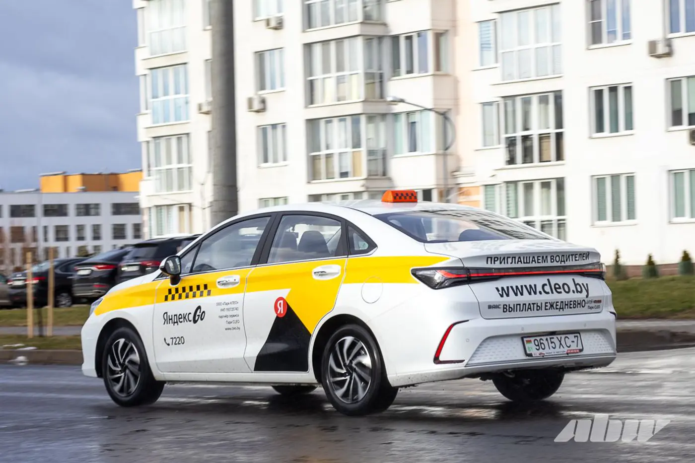 «100 километров пробега обходятся в 7 рублей»: какие автомобили сегодня выбирают таксопарки