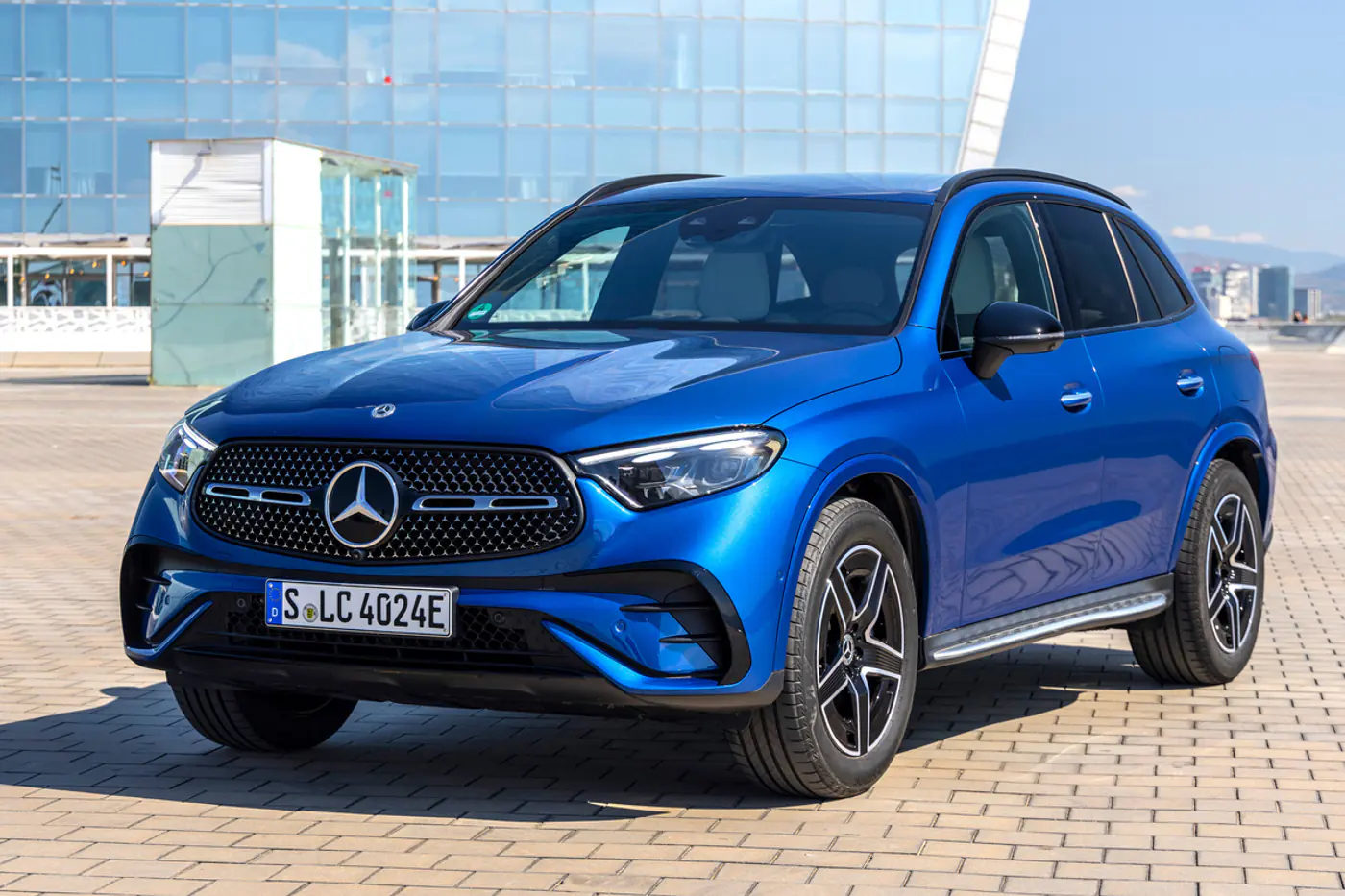 Что-то на богатом: проходные авто – 2025 с моторами больше полутора литров