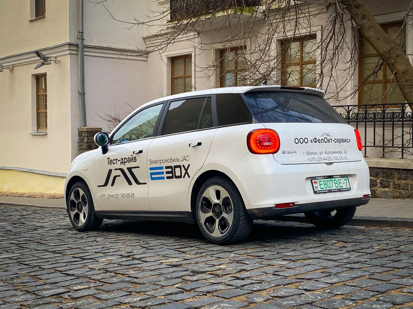 Модно, стильно, молодежно! Тест-драйв электромобиля JAC E30X
