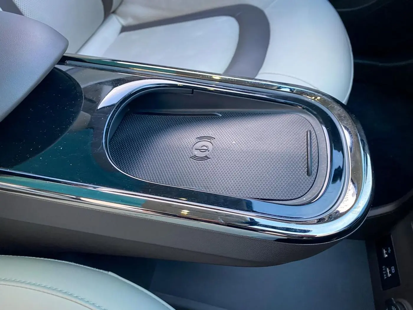 Модно, стильно, молодежно! Тест-драйв электромобиля JAC E30X