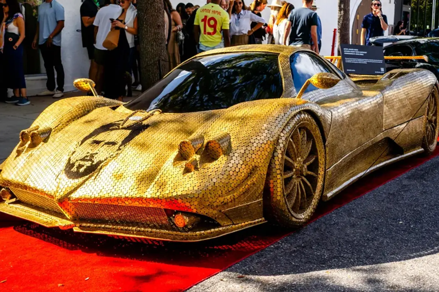 Художник из Уругвая превратил Pagani Zonda в уникальный арт-кар