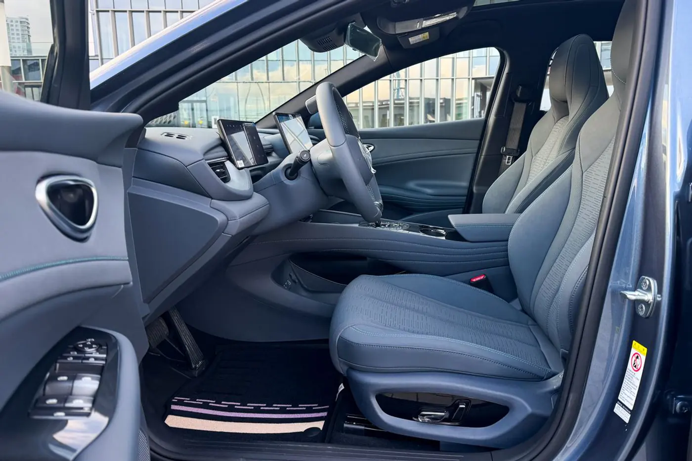 Seal на новый лад: в Беларусь привезли спортивный хэтчбек BYD