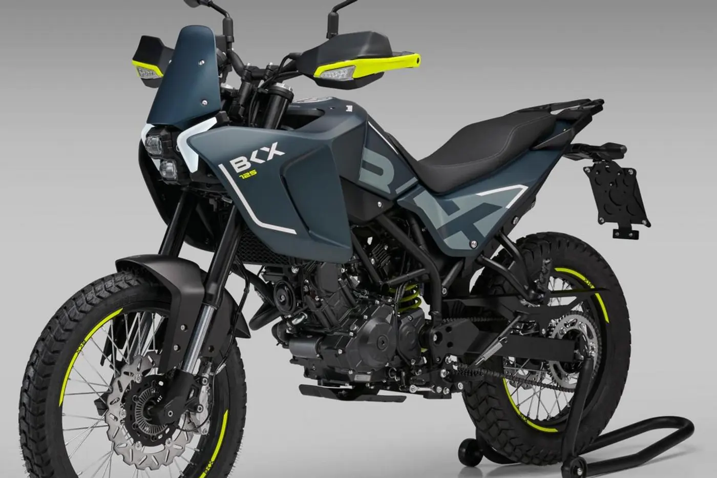 Benelli представила эндуро BKX 125 и его спортивную версию