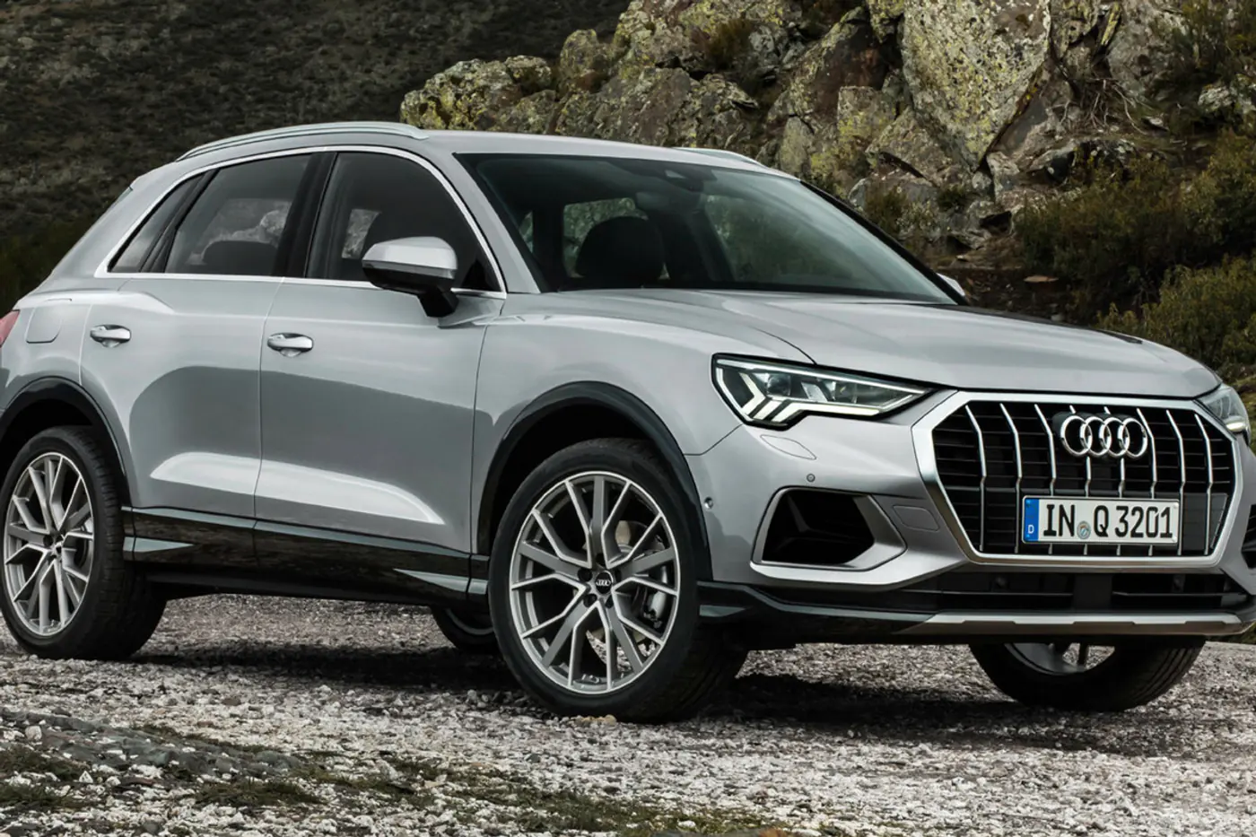 Audi Q3 2025 скоро выйдет на рынок, упор сделан на гибридную трансмиссию