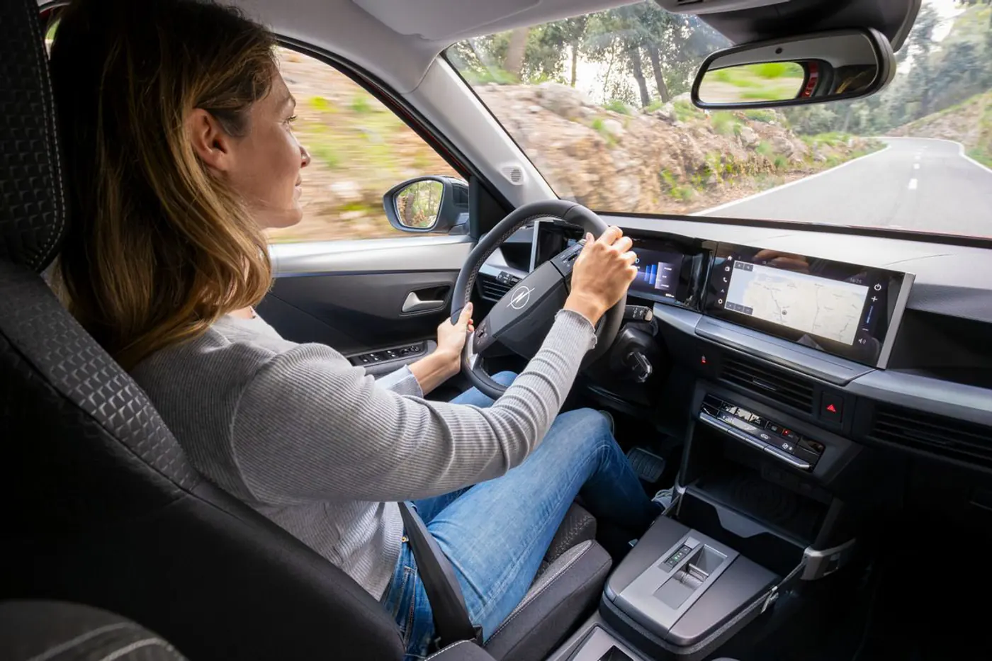 Теперь гибрид или электрокар: возвращение Opel Frontera