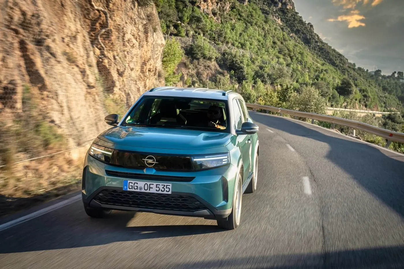 Теперь гибрид или электрокар: возвращение Opel Frontera