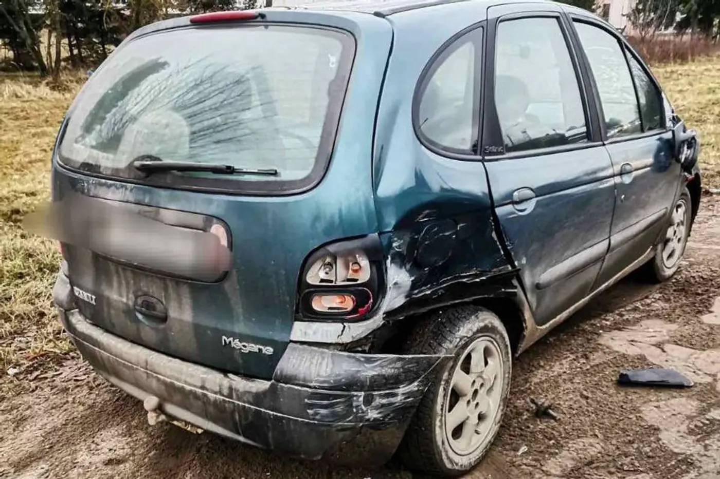 Renault сбил подростка на переходе и врезался во встречный BMW