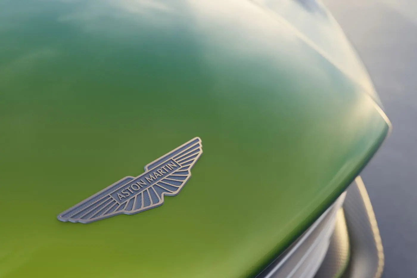 1079-сильная Valhalla: знакомимся с новым гиперкаром Aston Martin