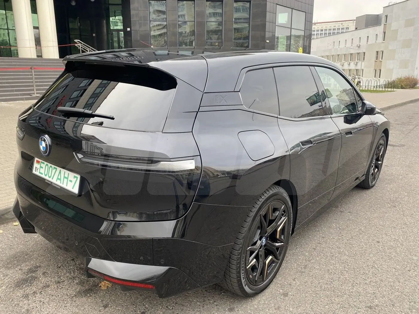Квартиру купить можно, а то и две: самые дорогие автомобили из базы ABW