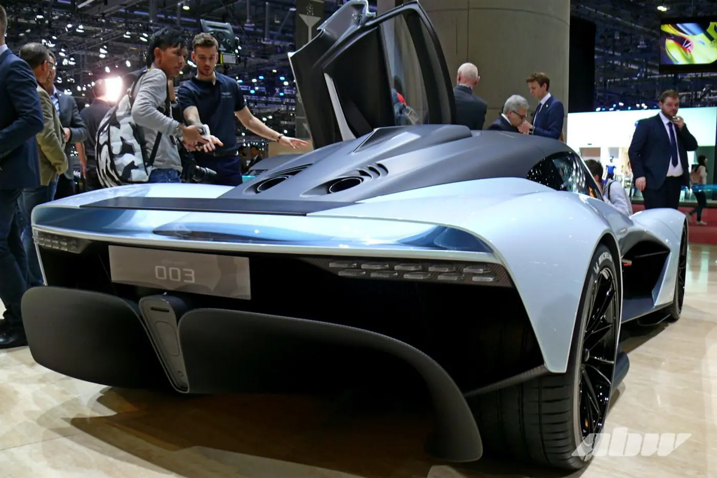 1079-сильная Valhalla: знакомимся с новым гиперкаром Aston Martin