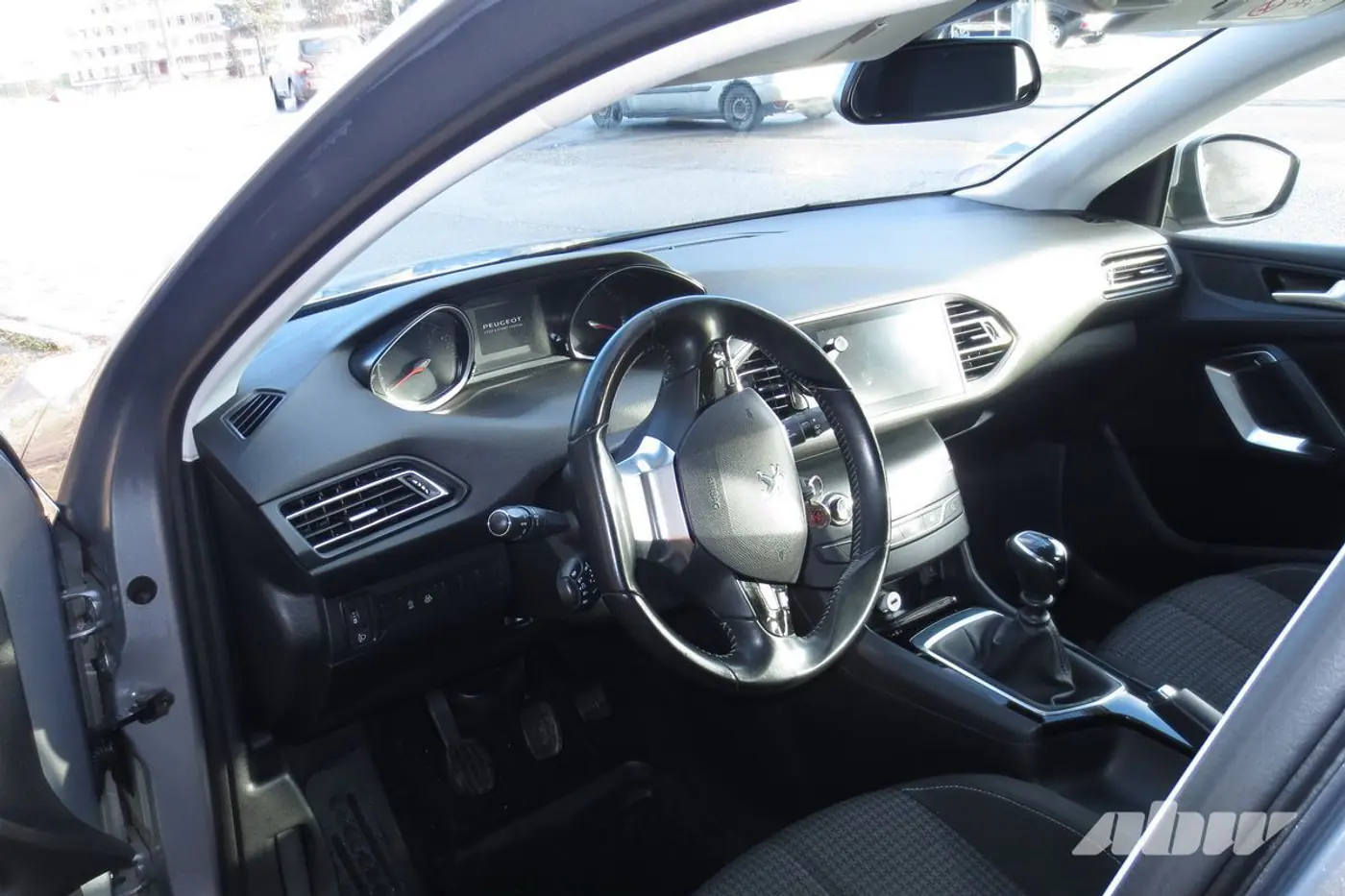 Peugeot_308_передняя_панель