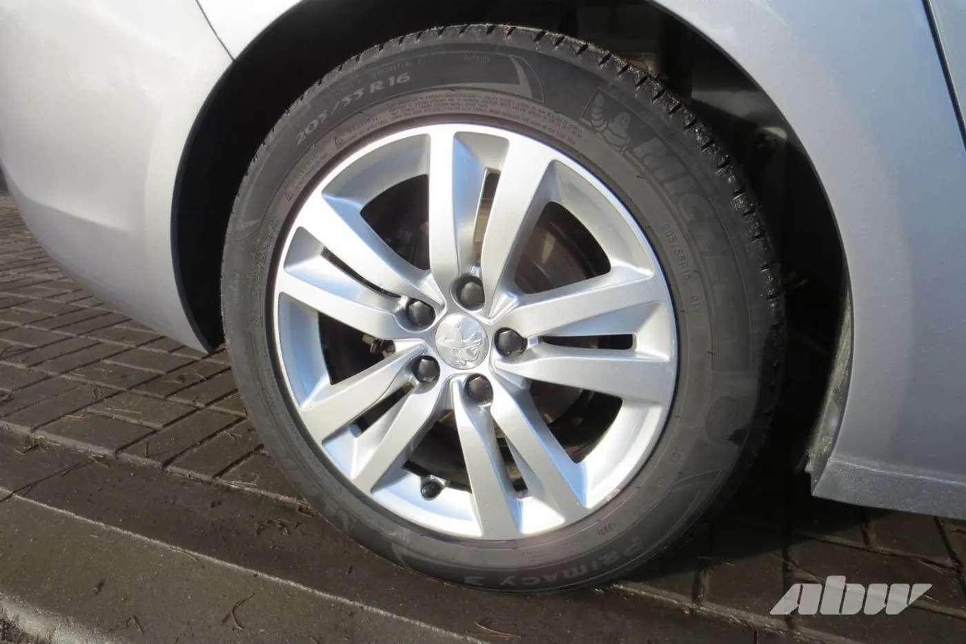 Peugeot_308_колесо