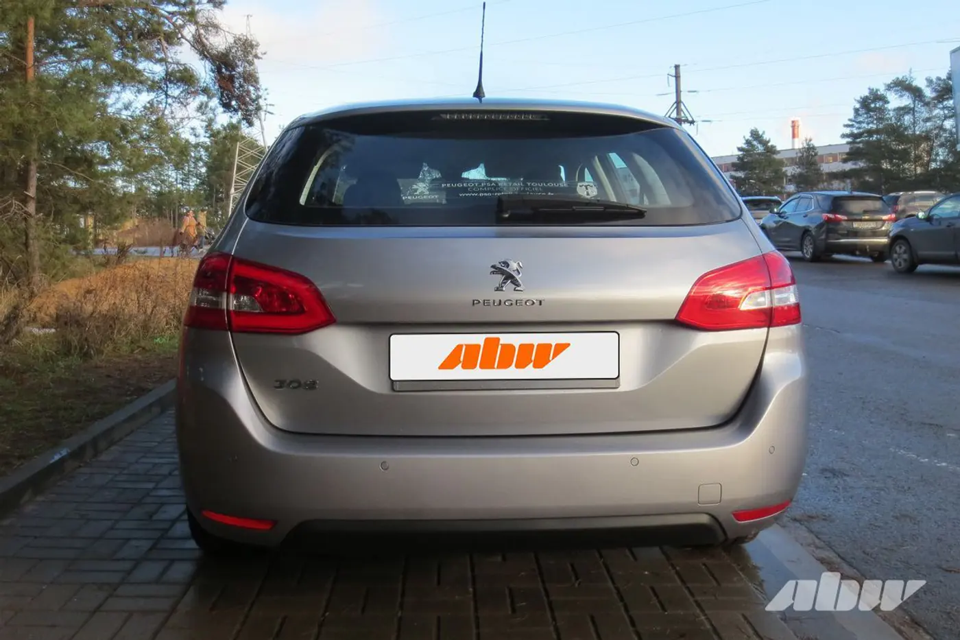 Peugeot_308_сзади