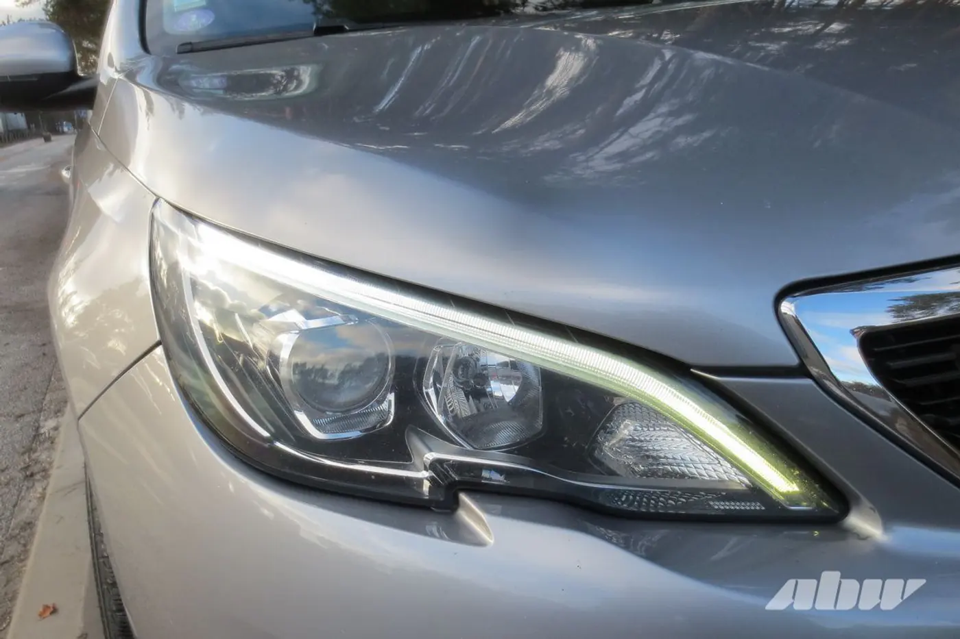Peugeot_308_фара