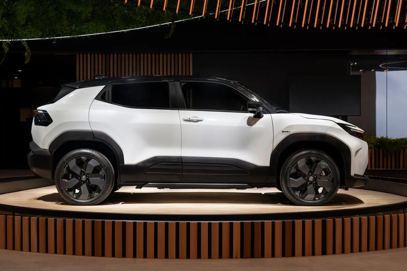 Toyota провела европейскую премьеру электрокроссовера Urban Cruiser