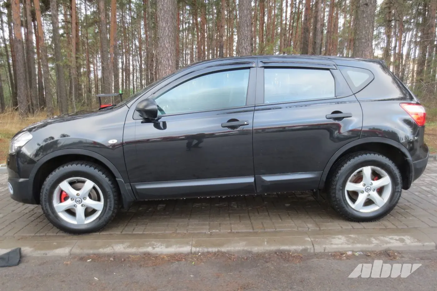 Nissan_Qashqai_сбоку